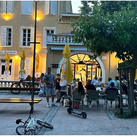 Hotel De La Loube La Roquebrussanne 外观 照片