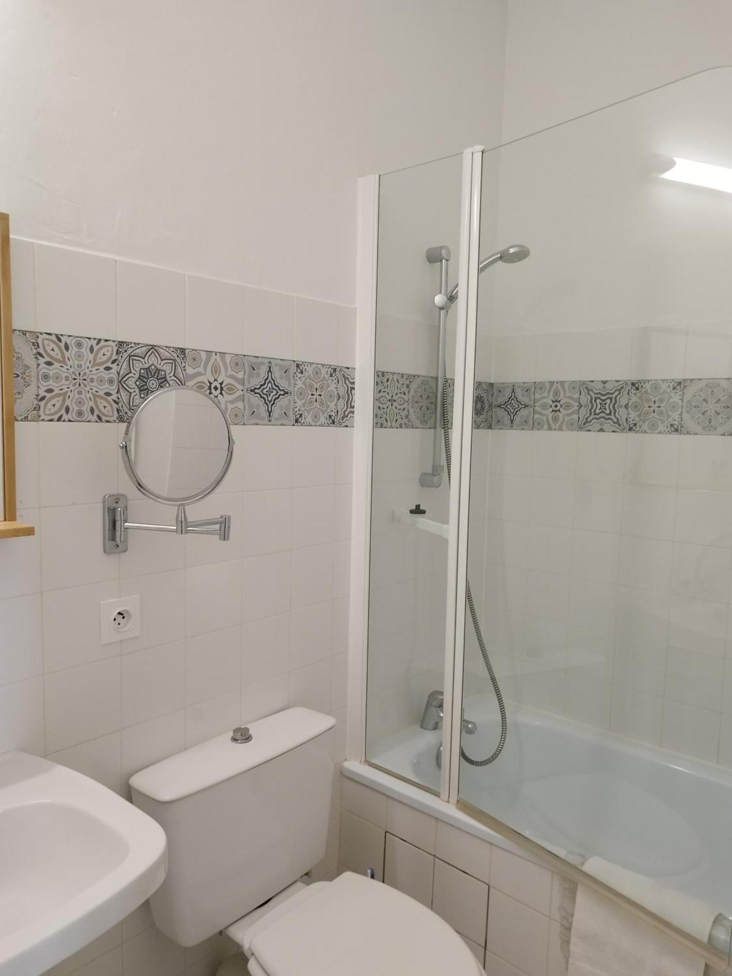 Hotel De La Loube La Roquebrussanne 外观 照片
