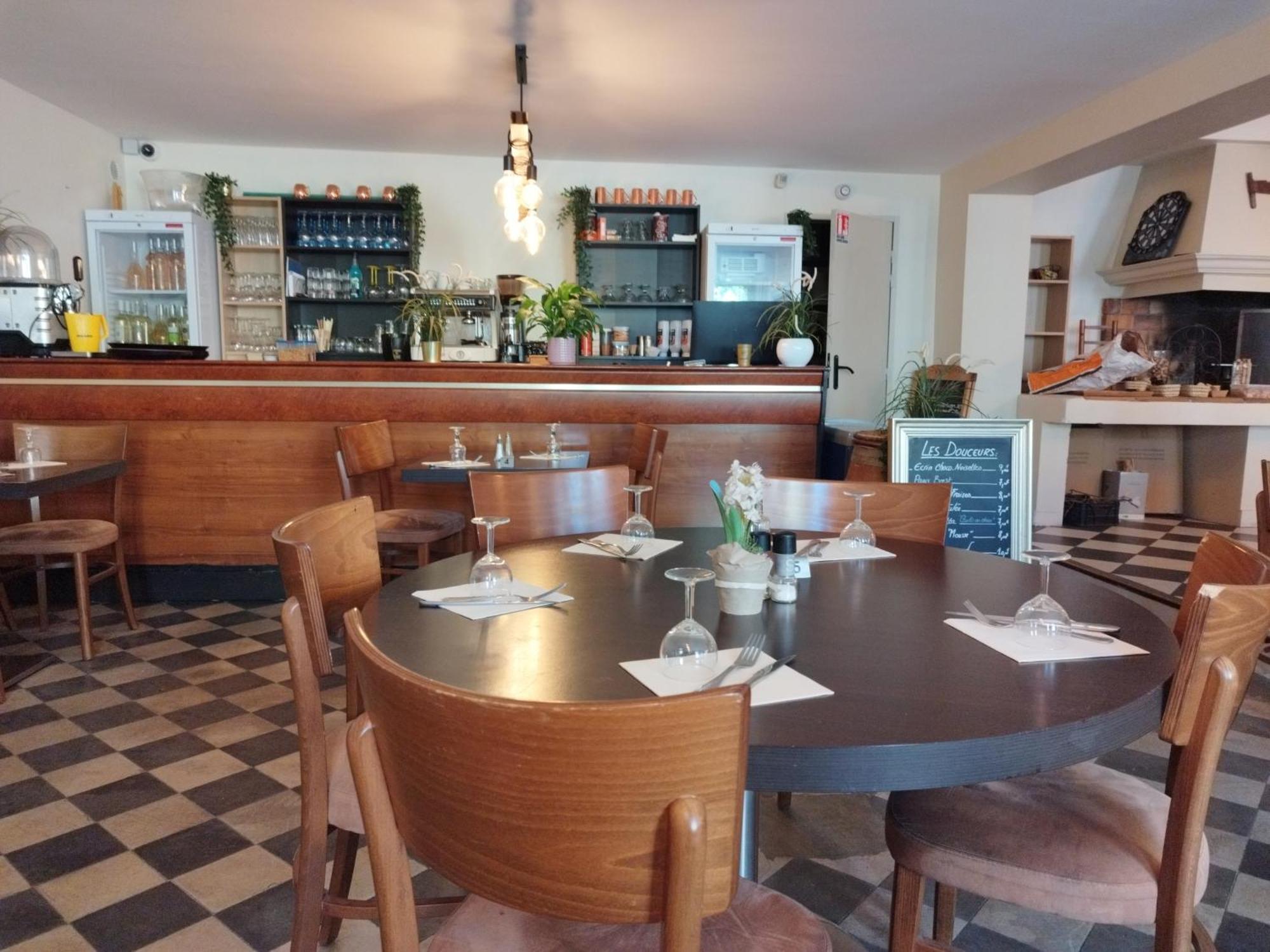 Hotel De La Loube La Roquebrussanne 外观 照片