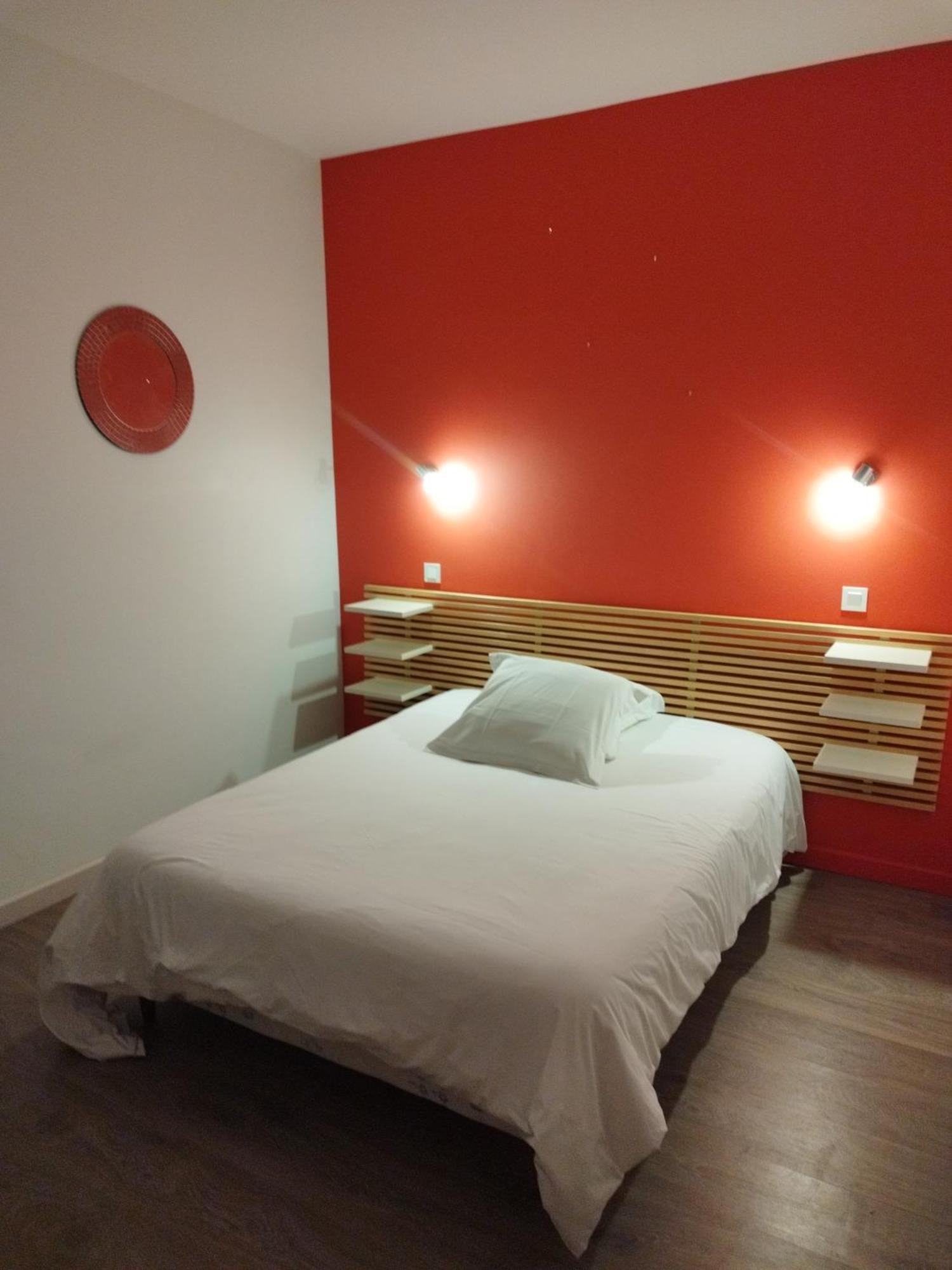 Hotel De La Loube La Roquebrussanne 外观 照片